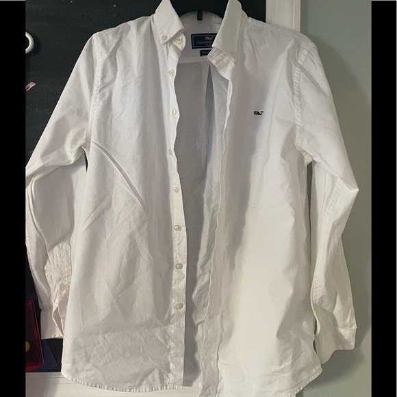 Vineyard Vines ~ Dress shirt ~ slight discoloration at armpit - Picture 1 of 1